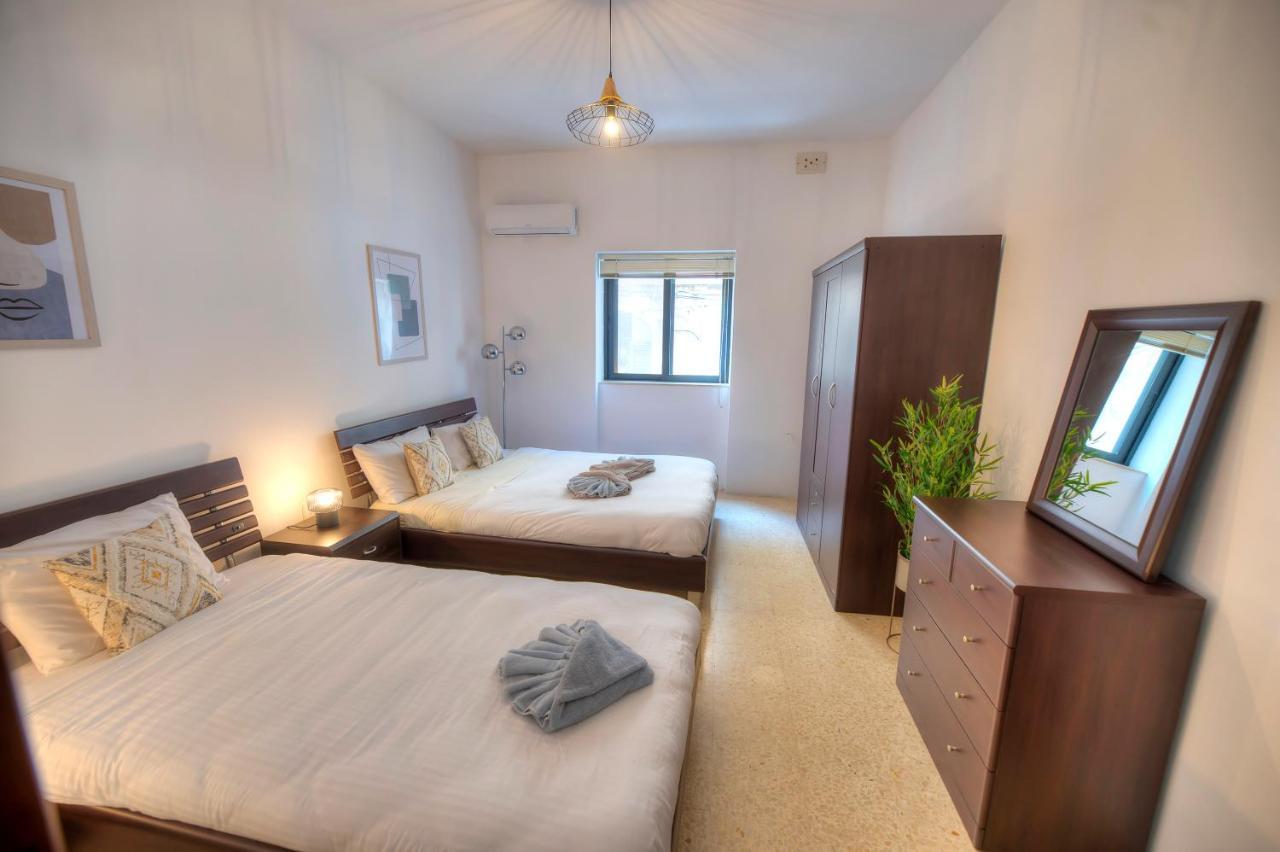 Enormous 3Bedrooms Seafront With Balcony Pdeh1-1 Sliema Bagian luar foto